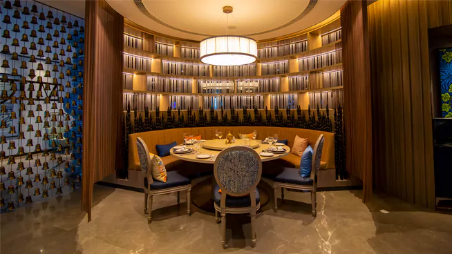 dining room with bar area
