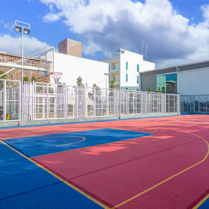 outdoor basketball court clubs
